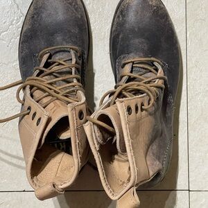 Frye Black and Tan Women Leather Boots Rugged